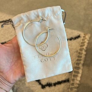 Kendra Scott Cailin hoop earrings Never worn. Box and bag included